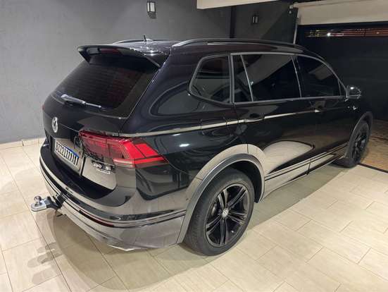 VOLKSWAGEN-TIGUAN-2021