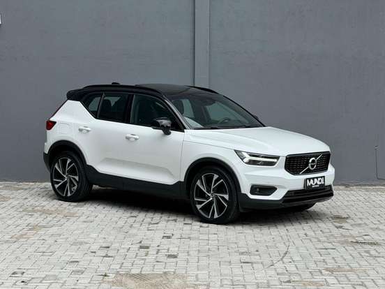 VOLVO-XC40-2019