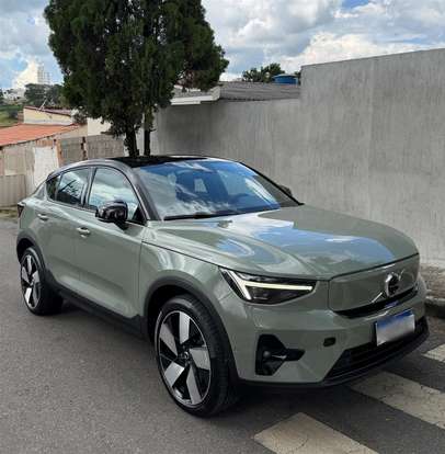 VOLVO-C40-2021