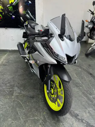 YAMAHA YZF R15 