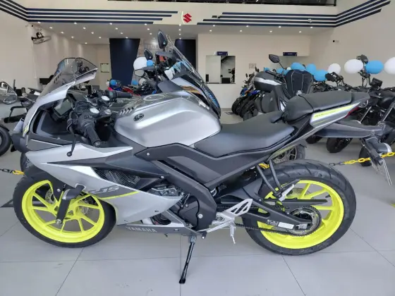 YAMAHA YZF R15 
