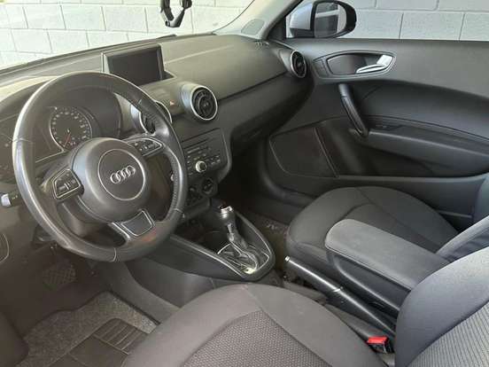 AUDI-A1-1.4 TFSI ATTRACTION 16V 122CV GASOLINA 2P AUTOMÁTICO AUDI-A1-2011