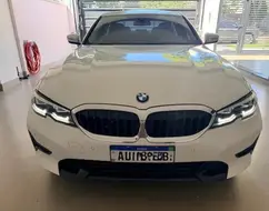 BMW 320i 2.0 16V TURBO GASOLINA SPORT AUTOMÁTICO BMW 320i 2.0 16V TURBO GASOLINA SPORT AUTOMÁTICO
