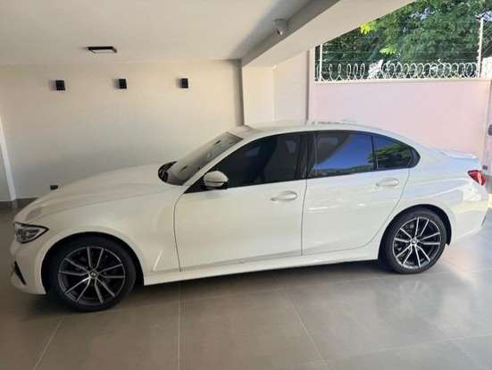 BMW-320i-2020