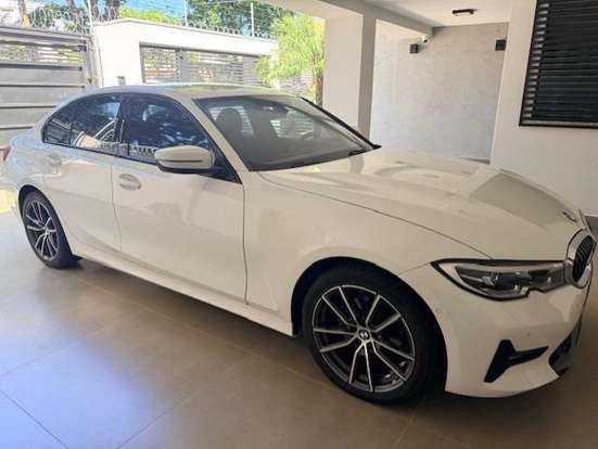 BMW-320i-2020