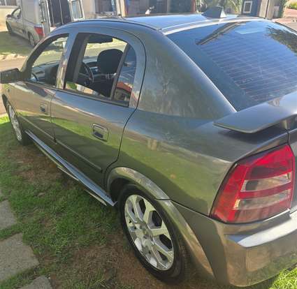 CHEVROLET-ASTRA-2010