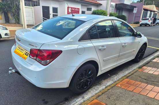 CHEVROLET-CRUZE-2015