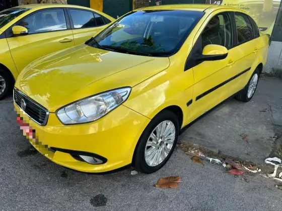 FIAT GRAND SIENA 1.6 MPI ESSENCE 16V FLEX 4P MANUAL