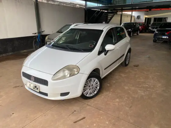 FIAT PUNTO 1.4 ATTRACTIVE ITALIA 8V FLEX 4P MANUAL