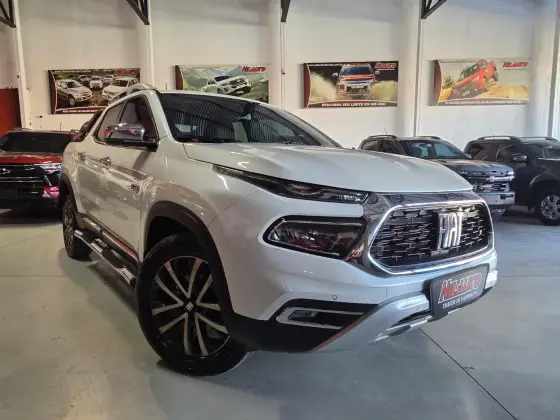 FIAT TORO 2.0 16V TURBO DIESEL RANCH 4WD AT9 FIAT TORO 2.0 16V TURBO DIESEL RANCH 4WD AT9