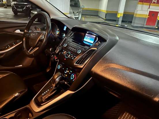 FORD-FOCUS-2.0 SE PLUS 16V FLEX 4P POWERSHIFT FORD-FOCUS-2017