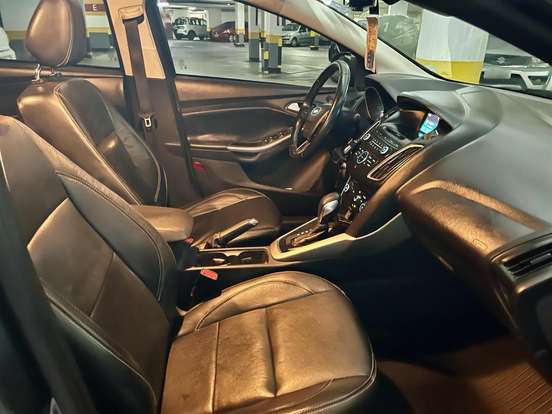 FORD-FOCUS-2017