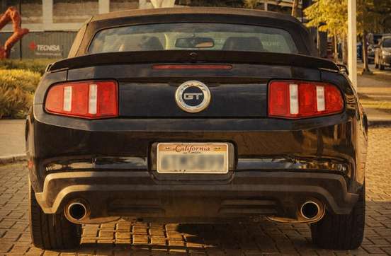 FORD-MUSTANG-2010
