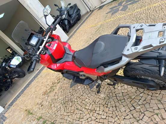HONDA-X-ADV-2021