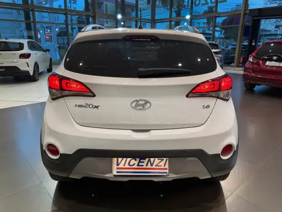 HYUNDAI-HB20X-1.6 16V STYLE FLEX 4P MANUAL HYUNDAI-HB20X-2017