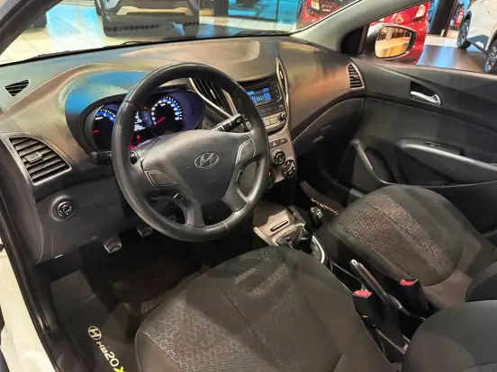 HYUNDAI-HB20X-1.6 16V STYLE FLEX 4P MANUAL HYUNDAI-HB20X-2017