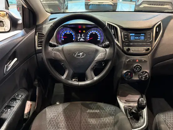 HYUNDAI-HB20X-2017