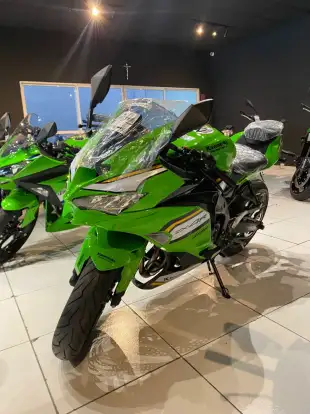 KAWASAKI-NINJA ZX-4R SE-2026