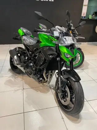 KAWASAKI Z900 