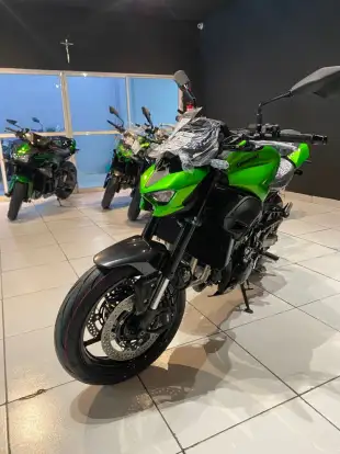 KAWASAKI-Z900-2026
