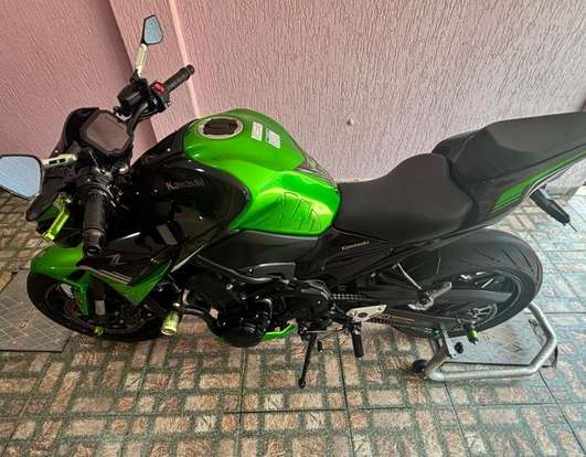 KAWASAKI-Z900-2021