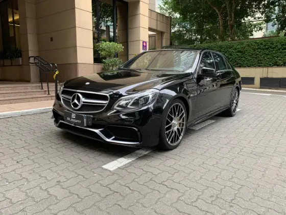 MERCEDES-BENZ E 63 AMG 5.5 V8 32V BI-TURBO GASOLINA 4P AUTOMÁTICO