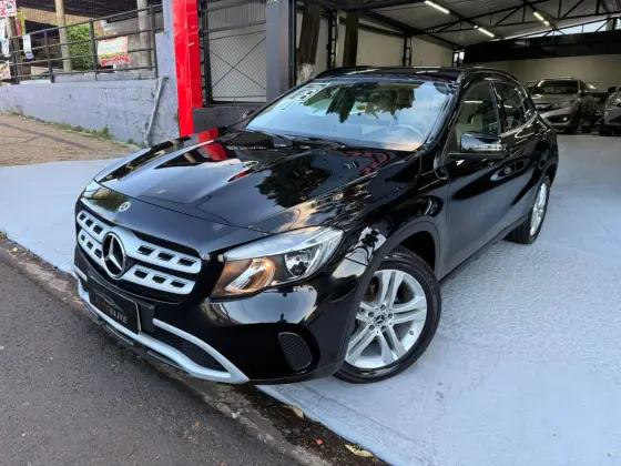 MERCEDES-BENZ GLA 200 1.6 CGI FLEX STYLE 7G-DCT