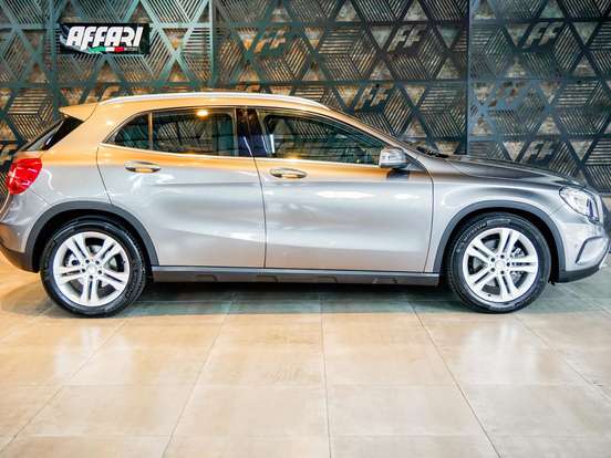MERCEDES-BENZ-GLA 250-2.0 16V TURBO GASOLINA SPORT 4P AUTOMÁTICO MERCEDES-BENZ-GLA 250-2015