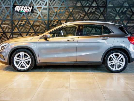 MERCEDES-BENZ-GLA 250-2.0 16V TURBO GASOLINA SPORT 4P AUTOMÁTICO MERCEDES-BENZ-GLA 250-2015