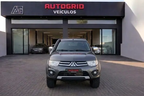 MITSUBISHI L200 TRITON 3.5 HPE 4X4 CD V6 24V FLEX 4P AUTOMÁTICO