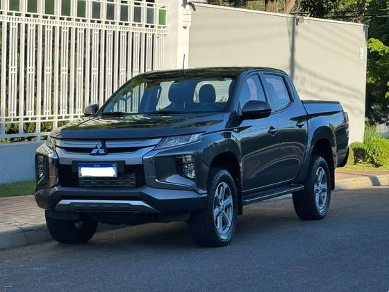 MITSUBISHI L200 TRITON 2.4 16V TURBO DIESEL GLS CD 4X4 AUTOMÁTICO