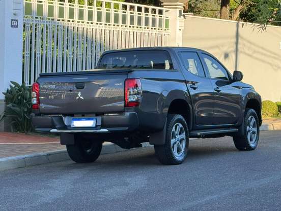 MITSUBISHI-L200 TRITON-2.4 16V TURBO DIESEL GLS CD 4X4 AUTOMÁTICO MITSUBISHI-L200 TRITON-2024