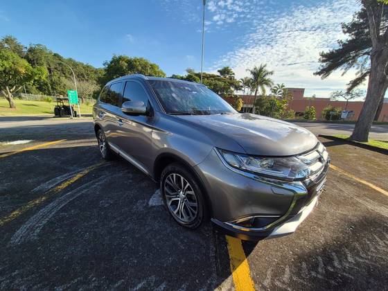 MITSUBISHI OUTLANDER 2.2 4X4 16V DIESEL 4P AUTOMÁTICO