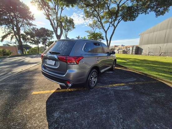 MITSUBISHI-OUTLANDER-2.2 4X4 16V DIESEL 4P AUTOMÁTICO MITSUBISHI-OUTLANDER-2017