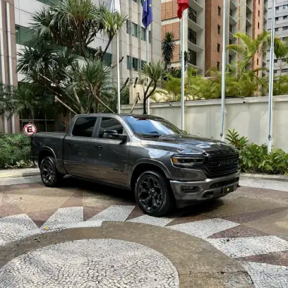 RAM 1500 5.7 V8 GASOLINA LIMITED NIGHT EDITION CD 4X4 AUTOMÁTICO