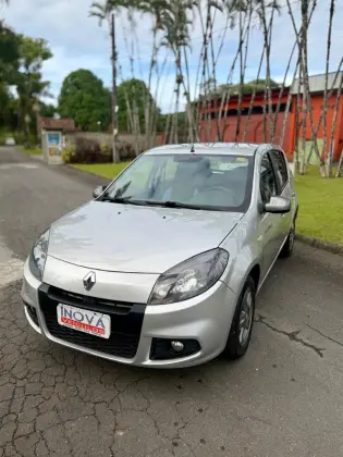 RENAULT SANDERO 1.0 TECH RUN 16V FLEX 4P MANUAL