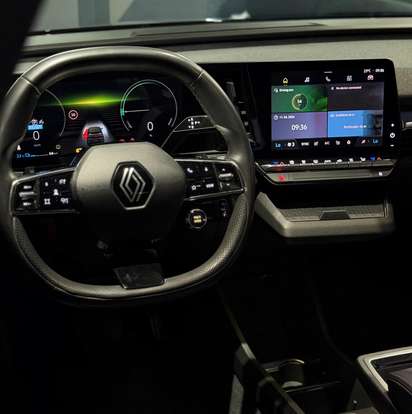 RENAULT-MEGANE-2024