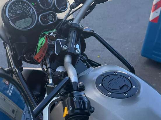 ROYAL ENFIELD-HIMALAYAN ROYAL ENFIELD-HIMALAYAN-2022