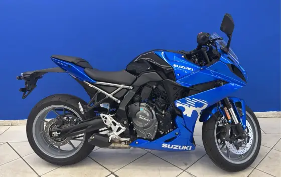 SUZUKI GSX-8R 