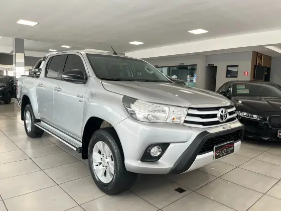 TOYOTA HILUX 2.7 SR 4X2 CD 16V FLEX 4P MANUAL TOYOTA HILUX 2.7 SR 4X2 CD 16V FLEX 4P MANUAL