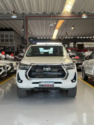 TOYOTA-HILUX-2022