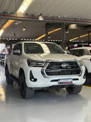 TOYOTA-HILUX-2022