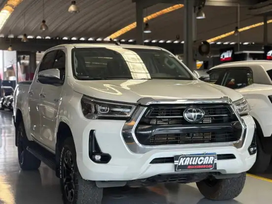 TOYOTA-HILUX-2.8 D-4D TURBO DIESEL CD SRX 4X4 AUTOMÁTICO TOYOTA-HILUX-2022