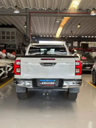 TOYOTA-HILUX-2022