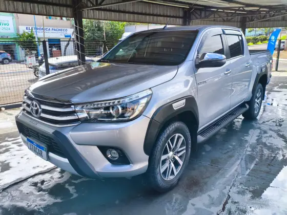 TOYOTA HILUX 2.8 SRX 4X4 CD 16V DIESEL 4P AUTOMÁTICO