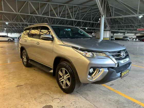 TOYOTA HILUX SW4 2.7 SRV 7 LUGARES 4X2 16V FLEX 4P AUTOMÁTICO