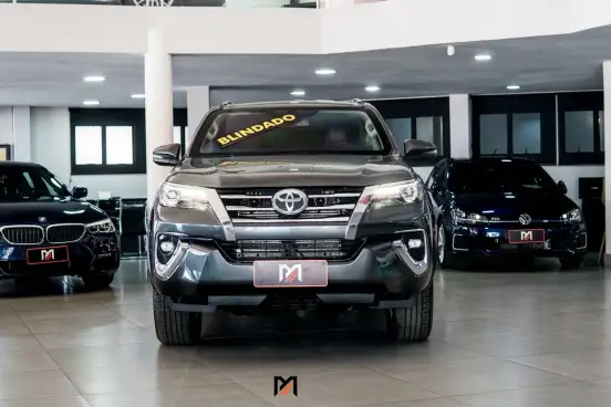 TOYOTA-HILUX SW4-2.8 SRX 4X4 7 LUGARES 16V TURBO INTERCOOLER DIESEL 4P AUTOMÁTICO TOYOTA-HILUX SW4-2018