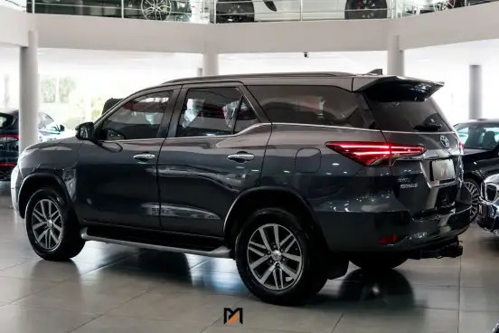 TOYOTA-HILUX SW4-2.8 SRX 4X4 7 LUGARES 16V TURBO INTERCOOLER DIESEL 4P AUTOMÁTICO TOYOTA-HILUX SW4-2018