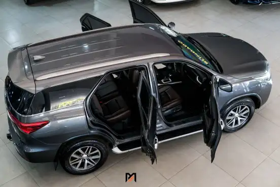 TOYOTA-HILUX SW4-2.8 SRX 4X4 7 LUGARES 16V TURBO INTERCOOLER DIESEL 4P AUTOMÁTICO TOYOTA-HILUX SW4-2018