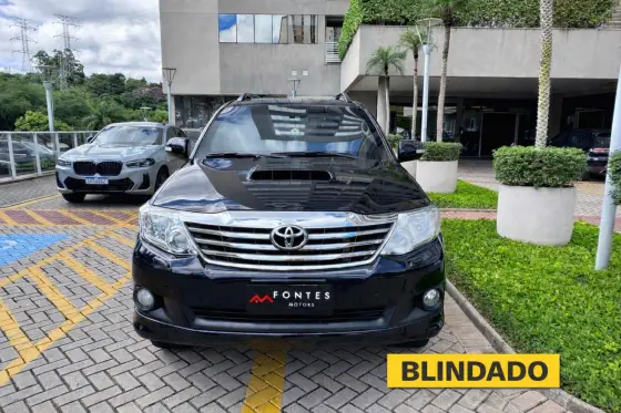 TOYOTA HILUX SW4 3.0 SRV 4X4 7 LUGARES 16V TURBO INTERCOOLER DIESEL 4P AUTOMÁTICO